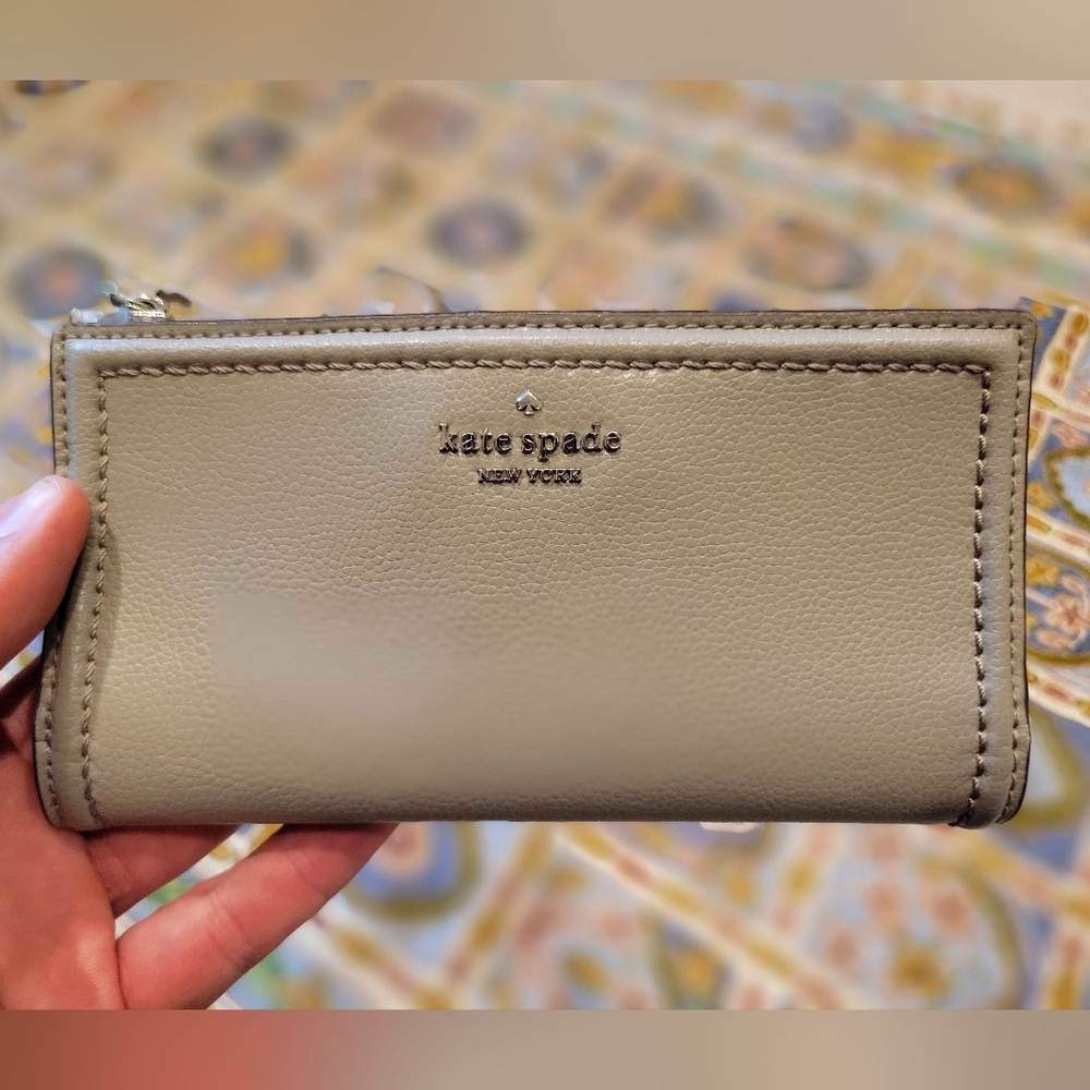 Kate Spade New York Soft Grey Leather Trifold Crunch Wallet Excellent Condition